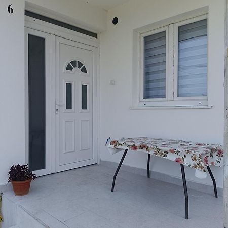 Matija Airport Apartment Mitrovici  Ngoại thất bức ảnh