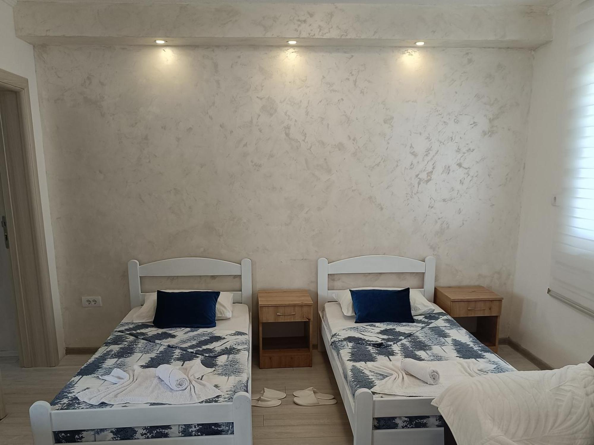 Matija Airport Apartment Mitrovici  Ngoại thất bức ảnh