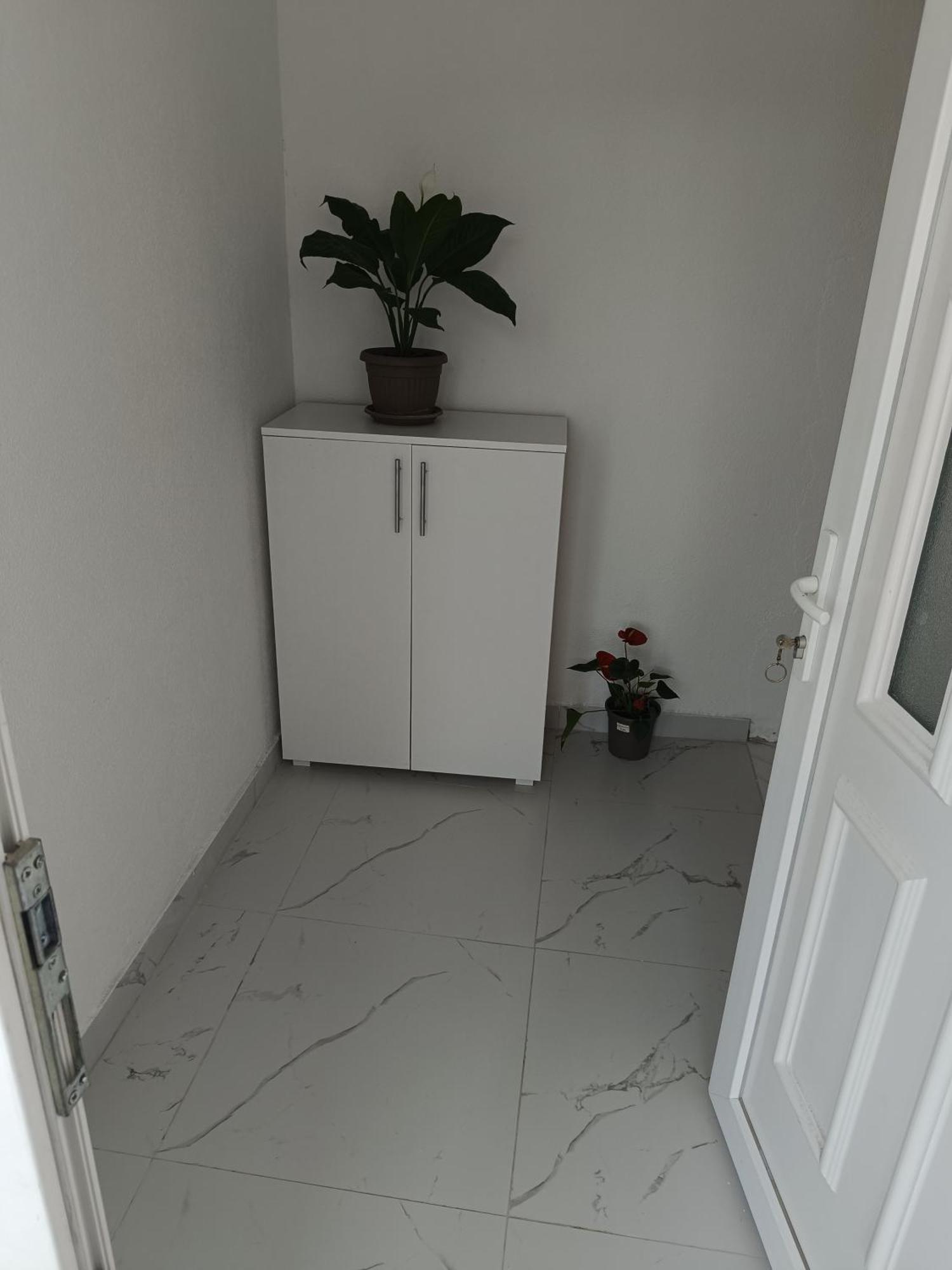 Matija Airport Apartment Mitrovici  Ngoại thất bức ảnh