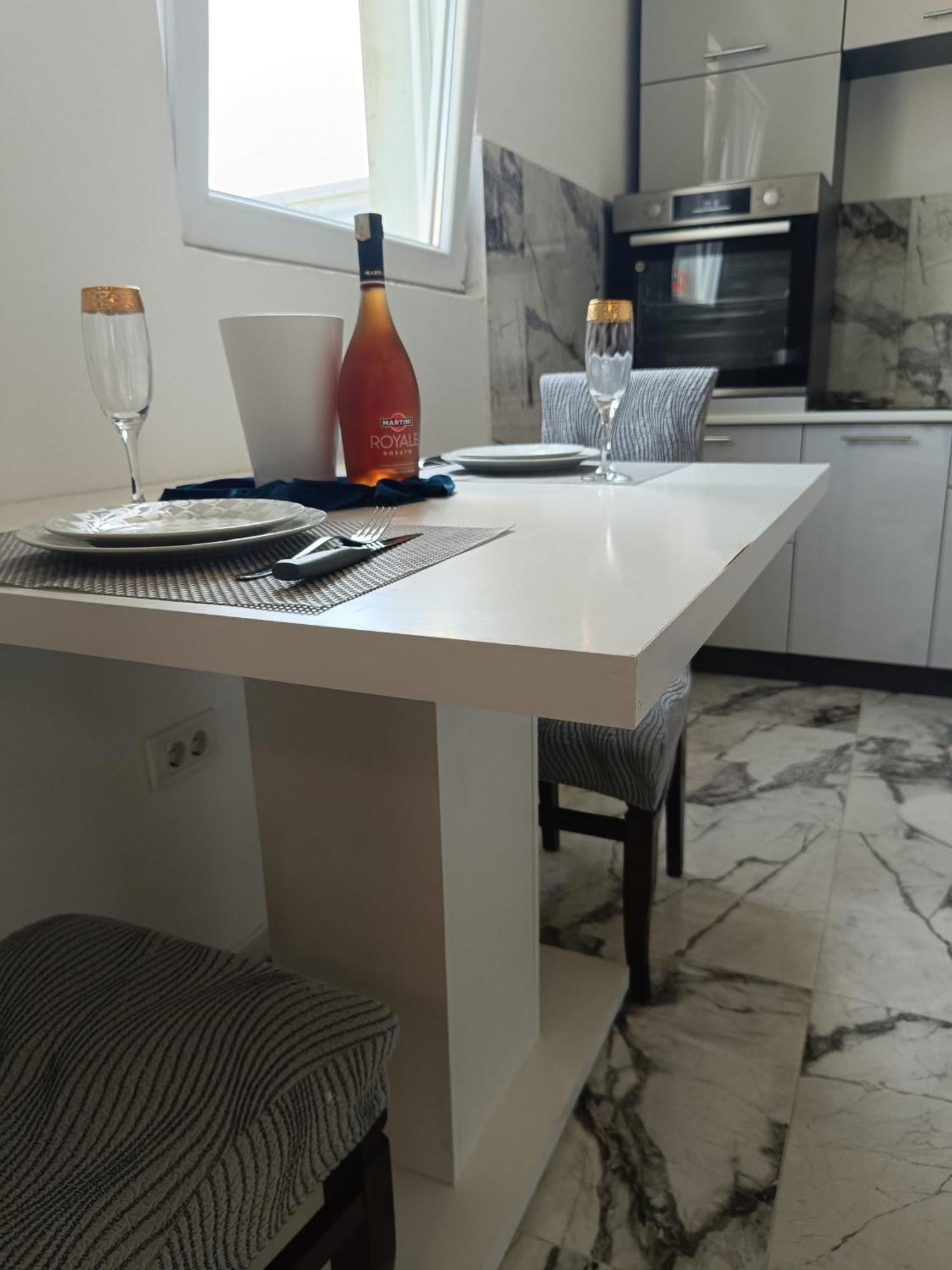 Matija Airport Apartment Mitrovici  Ngoại thất bức ảnh