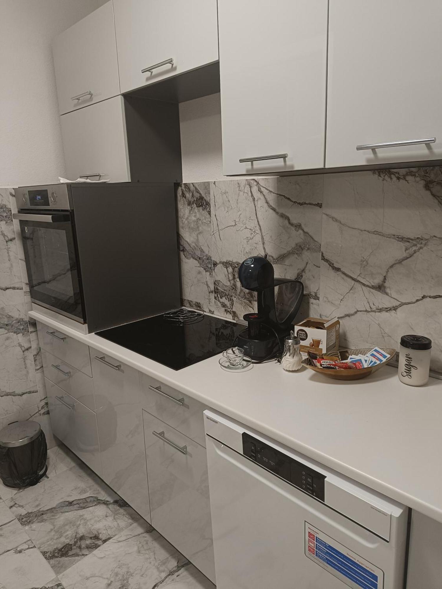 Matija Airport Apartment Mitrovici  Ngoại thất bức ảnh